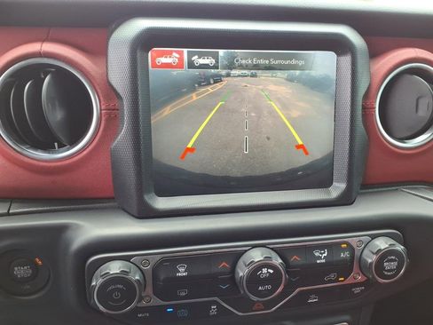 Used 2023 Jeep Wrangler Unlimited Rubicon 4xe AWD/4WD image 32