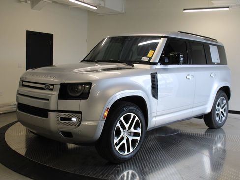 Used 2022 Land Rover Defender 110 XS Edition image 2