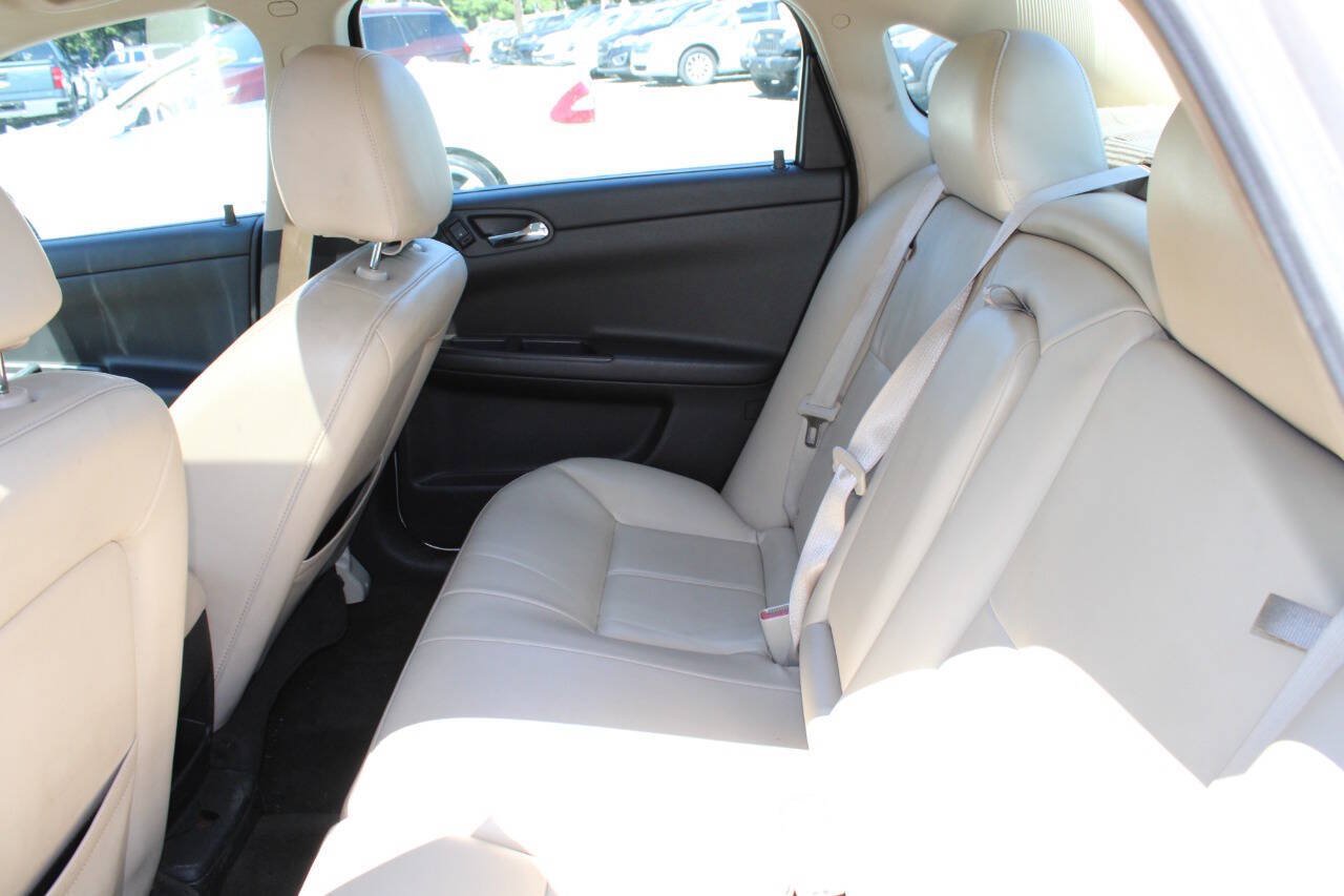Used 2012 Chevrolet Impala LTZ FWD image 18