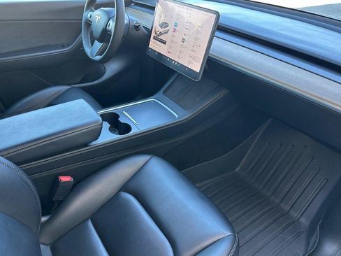 Used 2021 Tesla Model Y Long Range image 20