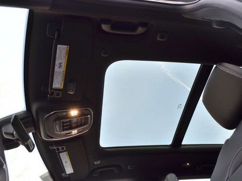 New 2025 Jeep Grand Cherokee Limited w/ Black Appearance Package image 31