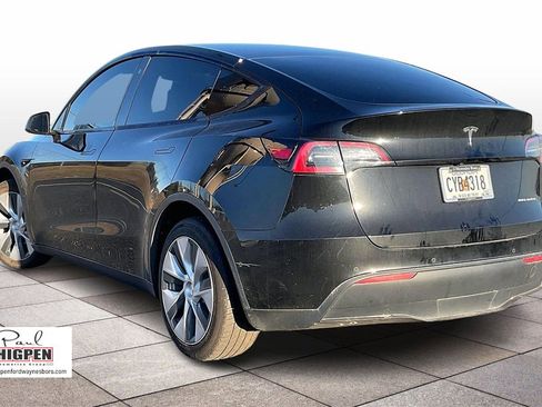 Used 2022 Tesla Model Y Long Range image 2
