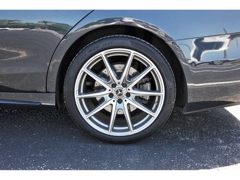 Used 2019 Mercedes-Benz S 560 Sedan image 32