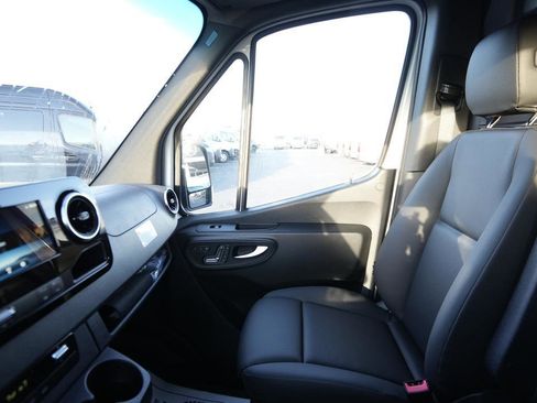 New 2025 Mercedes-Benz Sprinter 2500 image 14
