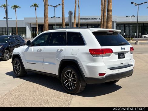 Used 2018 Jeep Grand Cherokee Laredo RWD image 4