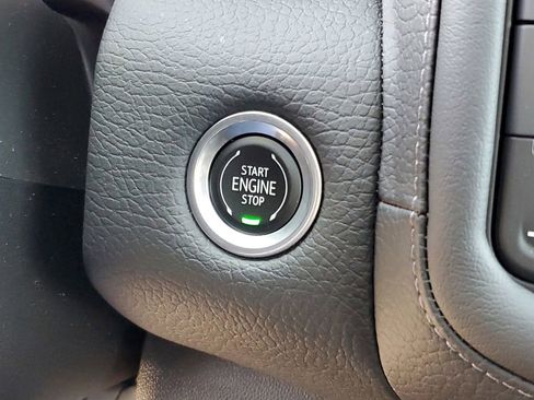 Used 2023 GMC Yukon Denali image 17