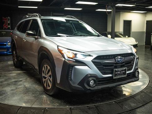Used 2023 Subaru Outback Premium AWD/4WD image 5