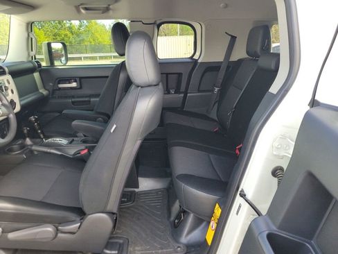 Used 2012 Toyota FJ Cruiser 4WD w/ Convenience Pkg image 6