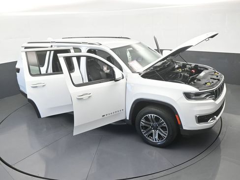 Used 2022 Jeep Wagoneer Series III RWD image 75