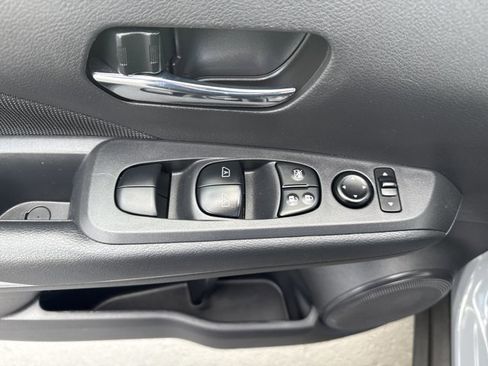 Used 2024 Nissan Kicks SV image 11