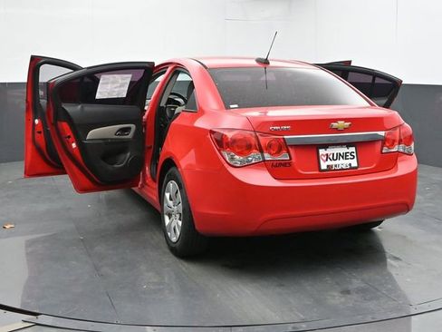 Used 2016 Chevrolet Cruze LS FWD image 35