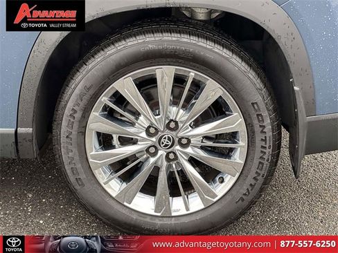 Used 2024 Toyota Grand Highlander Platinum image 11