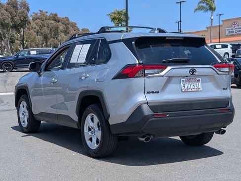 Used 2020 Toyota RAV4 XLE w/ Convenience Package FWD image 12
