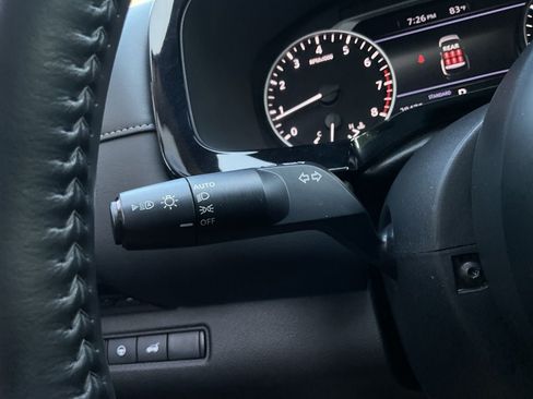 Used 2025 Nissan Pathfinder SV FWD image 28