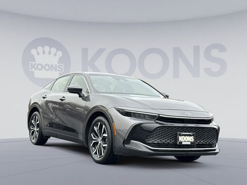 Used 2024 Toyota Crown Limited image 8