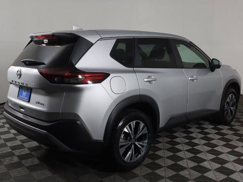 Used 2022 Nissan Rogue SV image 8