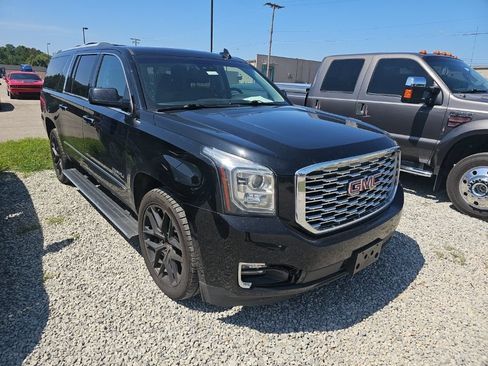 Used 2019 GMC Yukon XL Denali AWD/4WD image 5