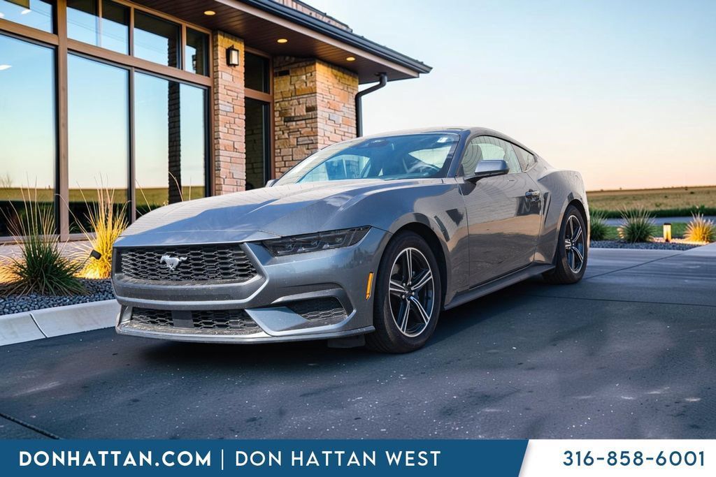 Used 2025 Ford Mustang Premium RWD image 1