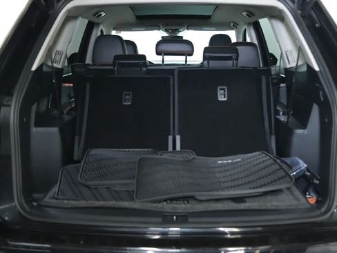 Certified 2024 Volkswagen Atlas Peak Edition SE AWD/4WD image 32