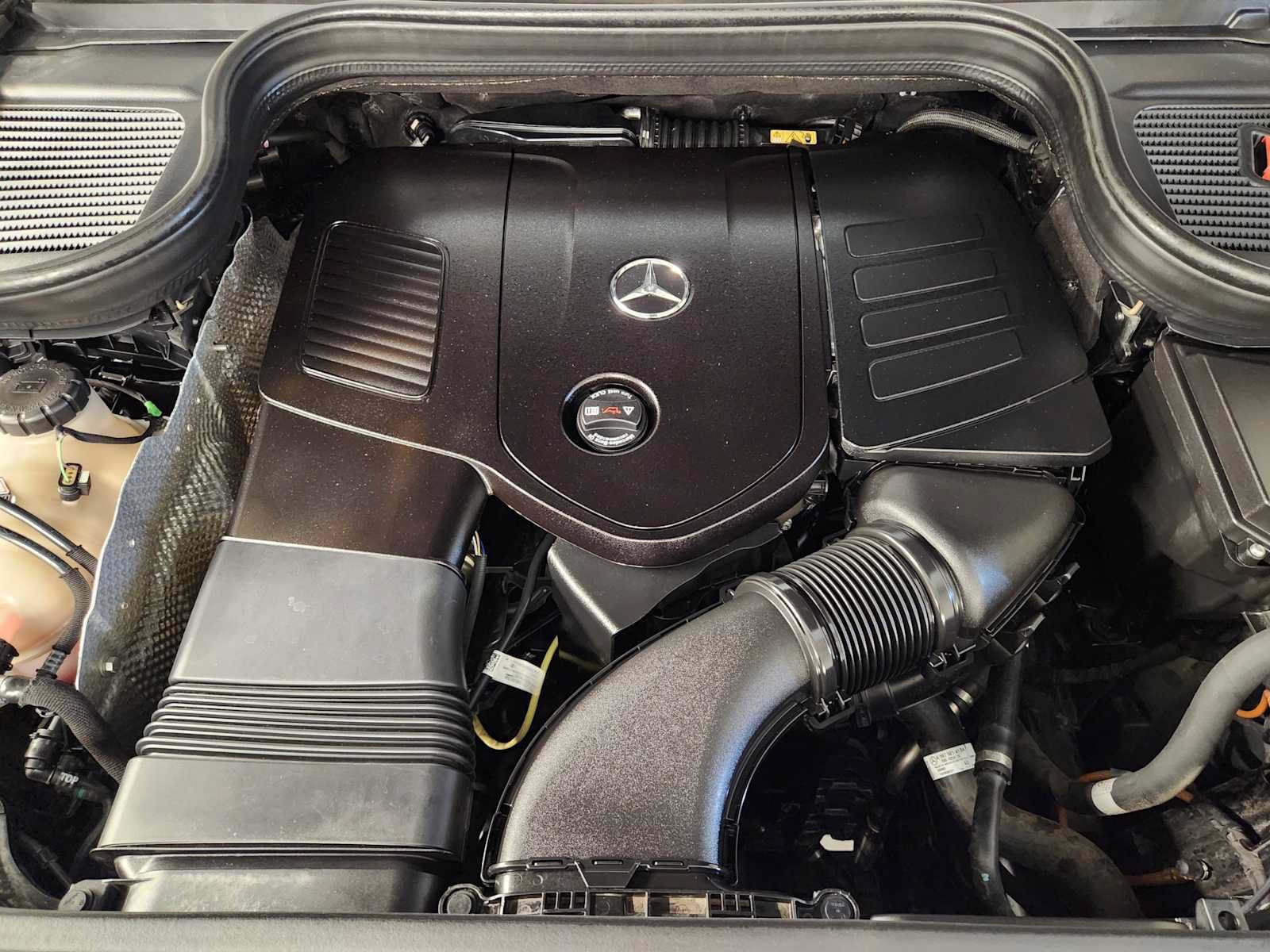 Used 2025 Mercedes-Benz GLE 350 4MATIC image 32