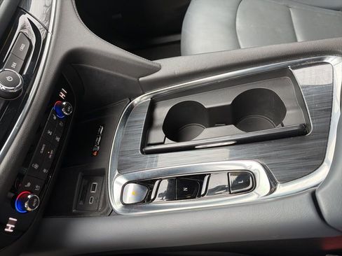 Used 2024 Buick Enclave Premium image 37