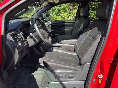 Used 2023 Nissan Titan PRO-4X w/ Pro-4x Convenience Package image 12