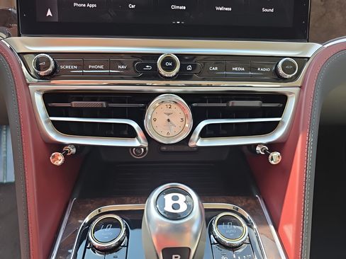 New 2025 Bentley Flying Spur Plug-In Hybrid AWD/4WD image 27