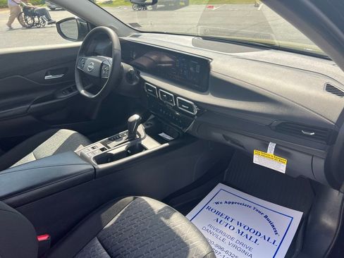 New 2026 Nissan Sentra SV w/ SV Convenience Package FWD image 8