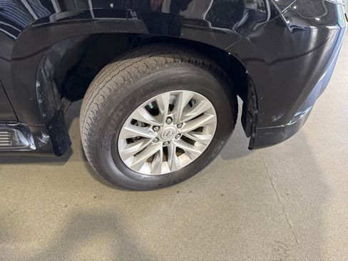 Used 2022 Lexus GX 460 Premium w/ Premium Package image 33