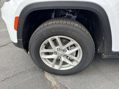 New 2025 Jeep Grand Cherokee Laredo X w/ Trailer Tow Package image 16