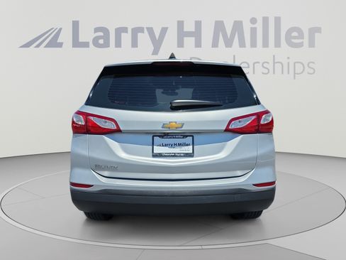 Used 2019 Chevrolet Equinox LS FWD image 4