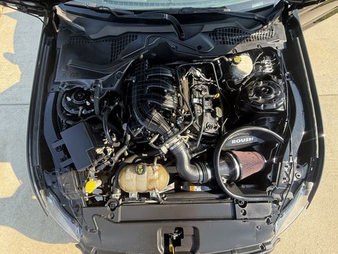 Used 2015 Ford Mustang Coupe RWD image 18