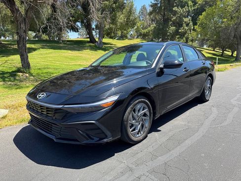 Used 2024 Hyundai Elantra SEL FWD image 10