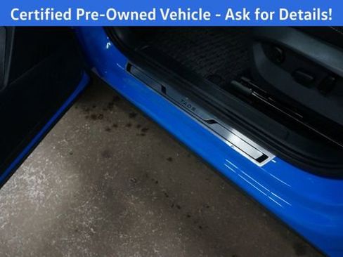 Certified 2025 Volkswagen Taos SE image 30