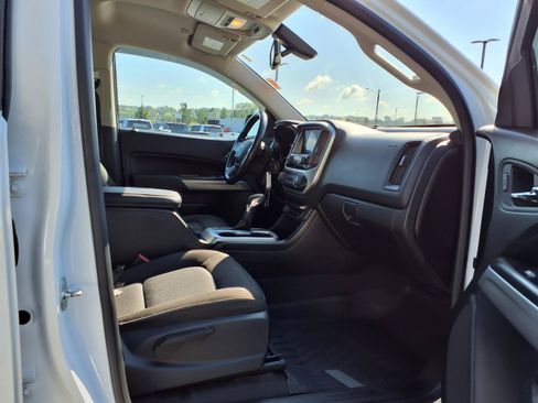Used 2022 Chevrolet Colorado LT w/ LT Convenience Package AWD/4WD image 25
