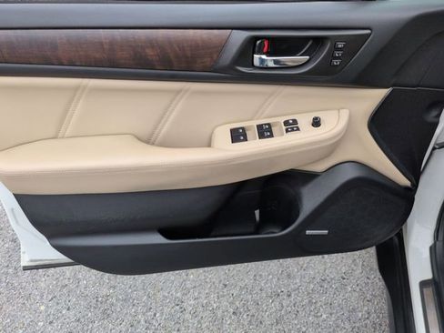 Used 2018 Subaru Outback 2.5i Limited image 12