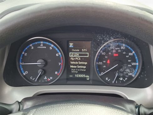 Used 2018 Toyota RAV4 LE image 24