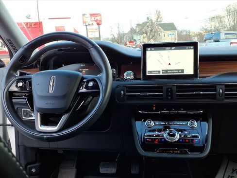 Used 2022 Lincoln Corsair Reserve w/ Equipment Group 201A image 15