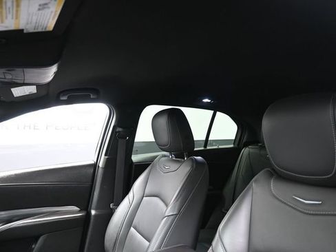 Used 2025 Cadillac XT4 Premium Luxury image 17
