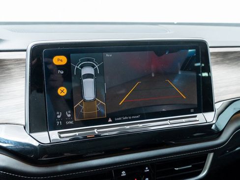 Used 2024 Volkswagen Atlas SEL Premium R-Line image 17