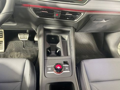 New 2026 Volkswagen Tiguan SE R-Line AWD/4WD image 17