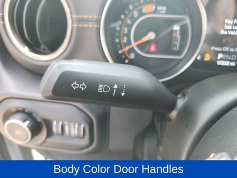 Used 2022 Jeep Wrangler Unlimited Sahara image 33