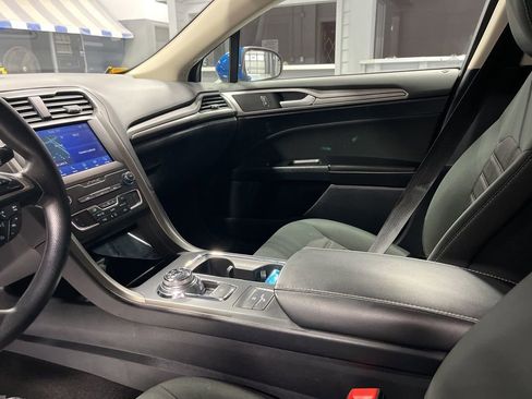 Used 2020 Ford Fusion SE image 15
