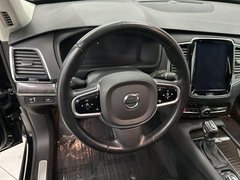 Used 2017 Volvo XC90 T6 Momentum w/ Momentum Plus Package image 10
