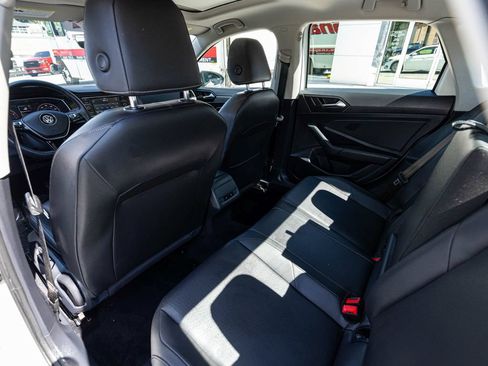 Used 2020 Volkswagen Jetta SE w/ SE Cold Weather Package FWD image 26