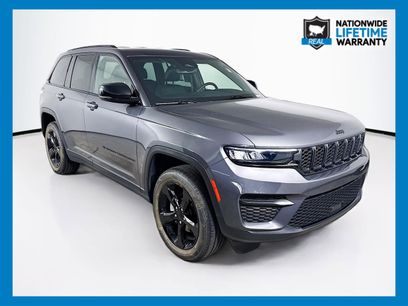 Used 2023 Jeep Grand Cherokee Altitude