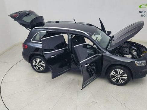 Used 2025 Mercedes-Benz GLB 250 4MATIC w/ Exclusive Package image 88