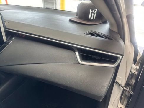 Used 2020 Toyota Corolla LE FWD image 8