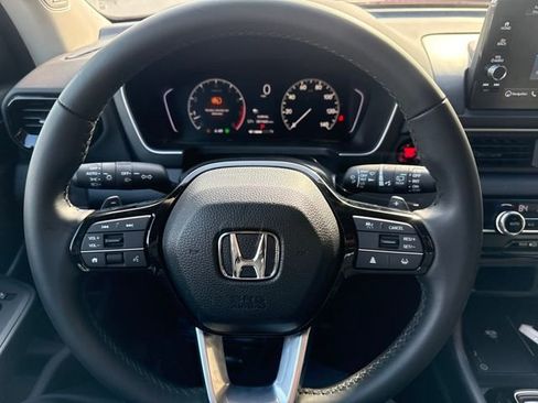 Certified 2025 Honda Pilot Touring image 11