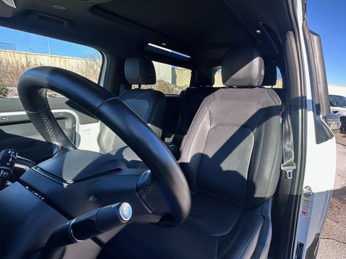 Certified 2023 Land Rover Defender 90 X-Dynamic SE image 10